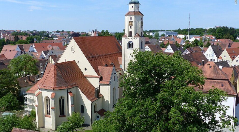 Ehem. Kloster und kath. Stadtpfarrkirche St. Walburga