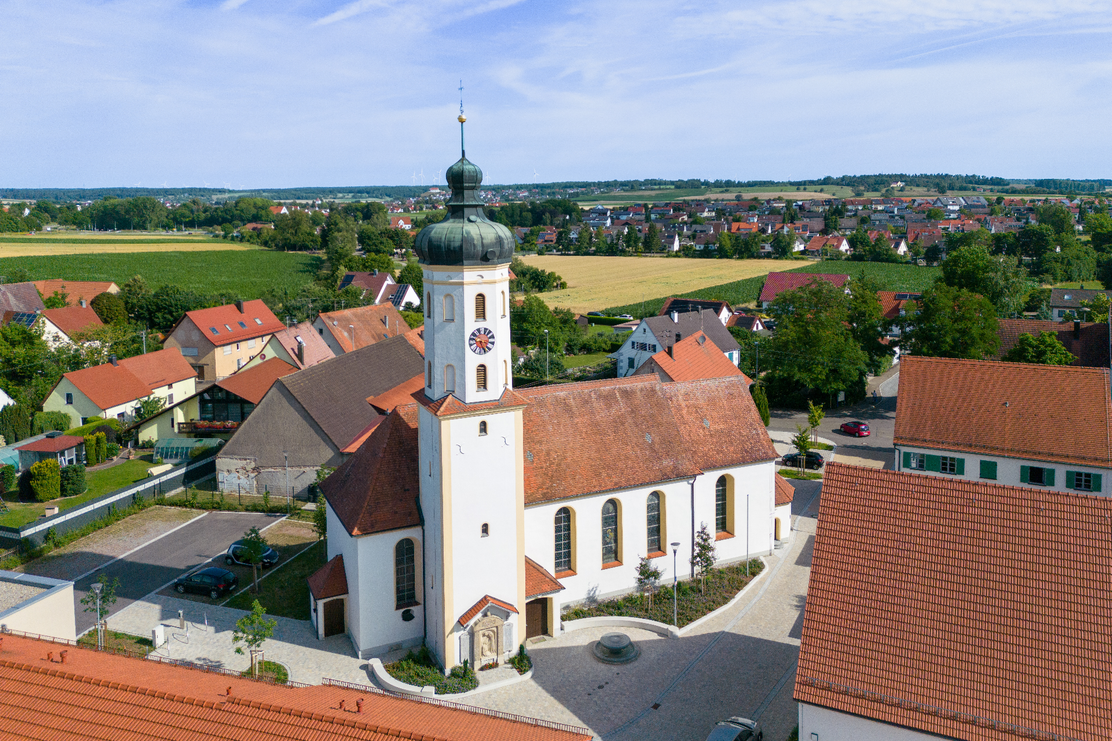 Pfarrkirche Mariä Himmelfahrt Bachhagel
