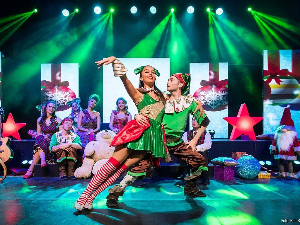 Show "A MUSICAL CHRISTMAS"