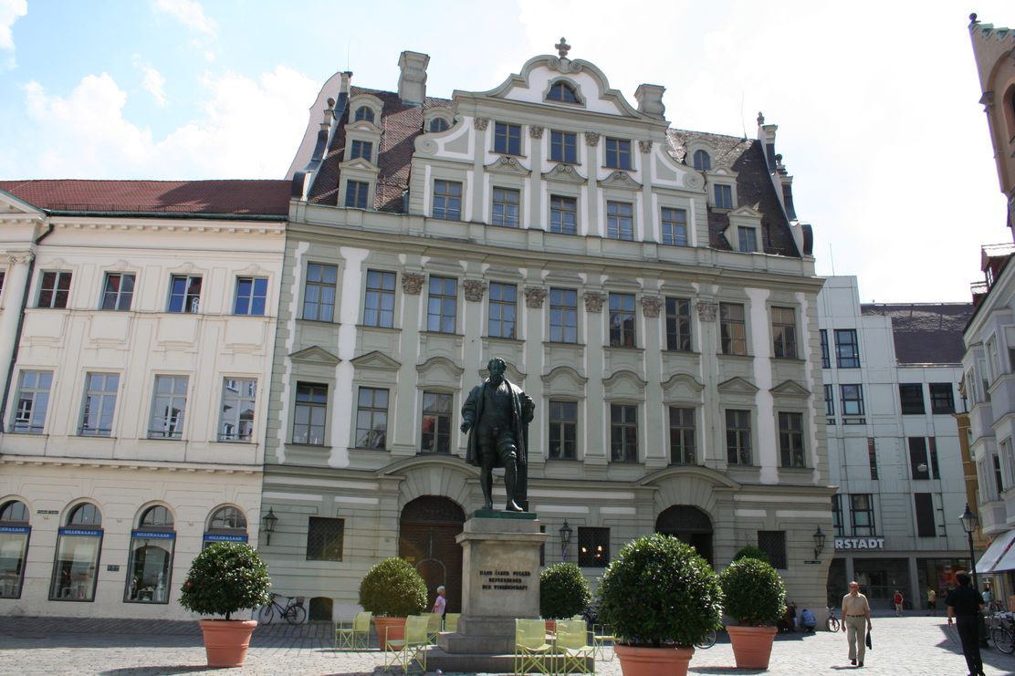 Fuggerdenkmal vor dem Köpfhaus