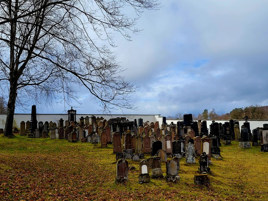 Krumbachs jüdischer Friedhof.