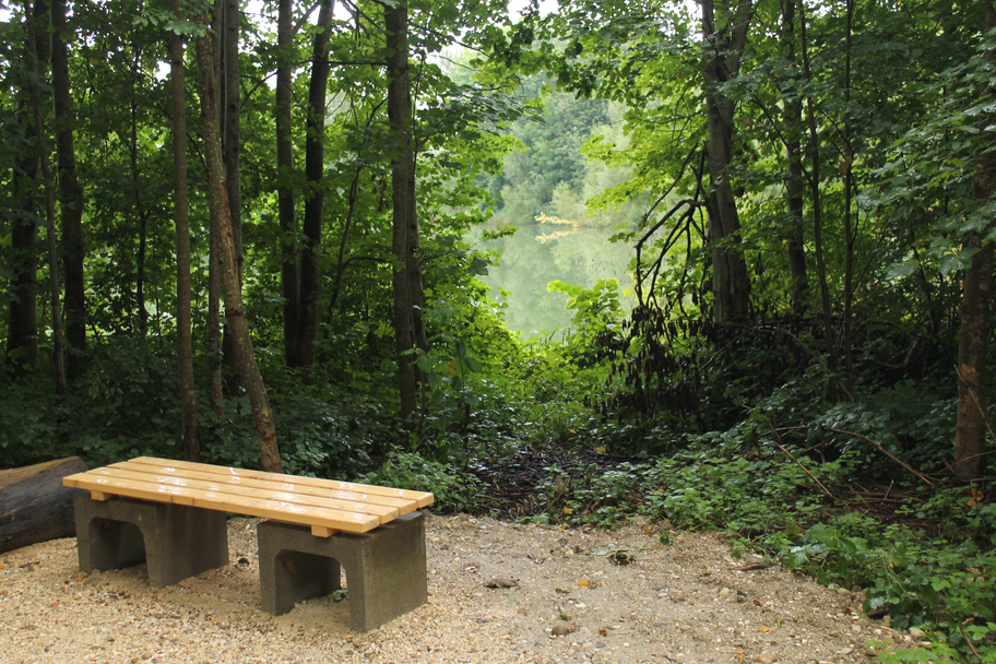 Rastbank mit Aussicht