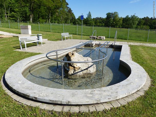9690277_kneipp-tretbecken.jpg