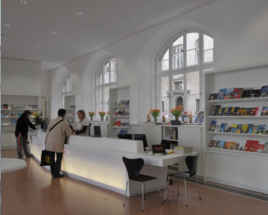 Tourist-Info am Rathausplatz