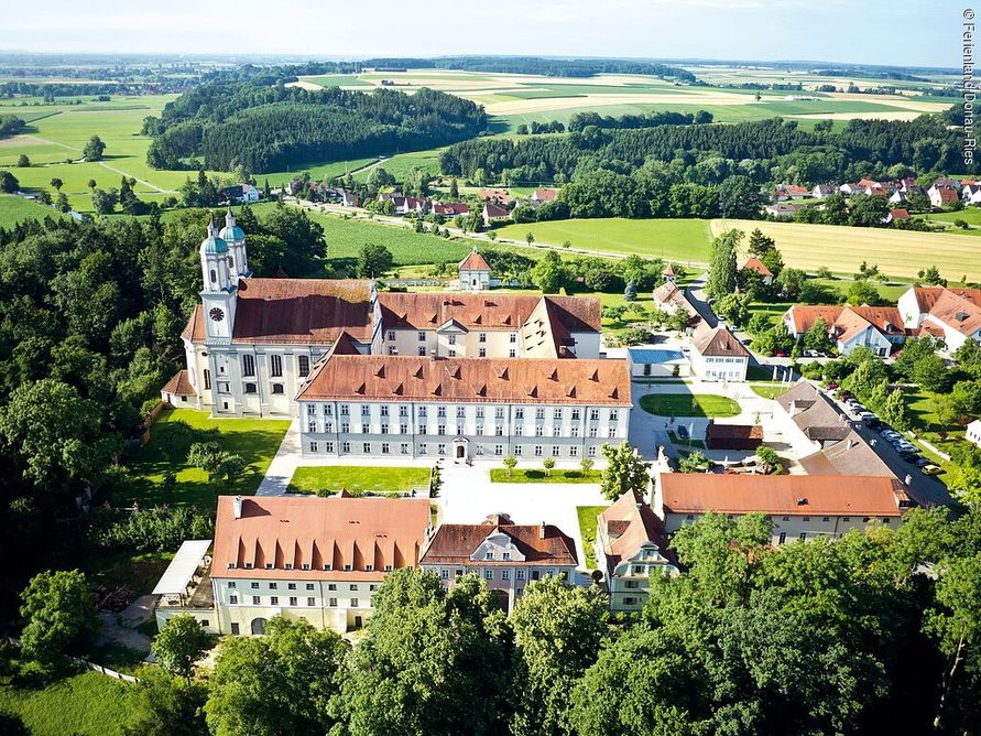 Kloster Holzen Hotel GmbH
