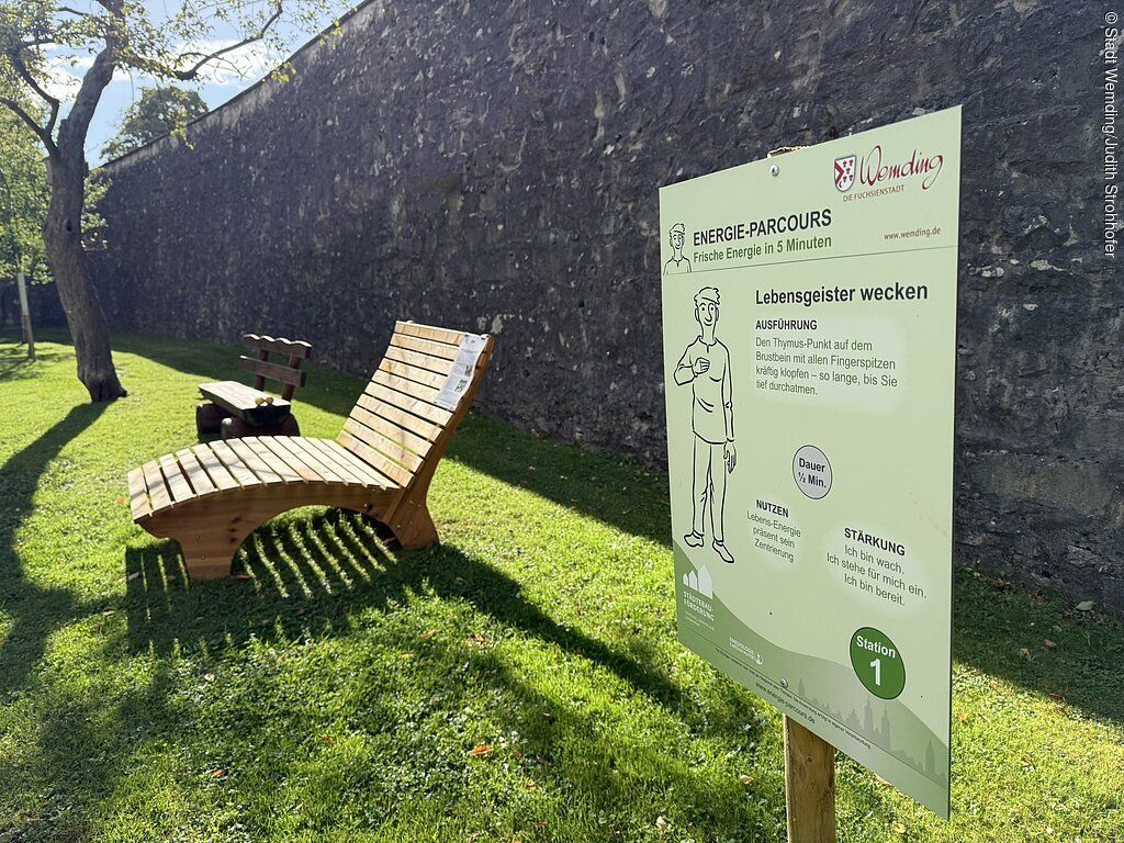 Balance finden am Energie-Parcours im Stadtgraben