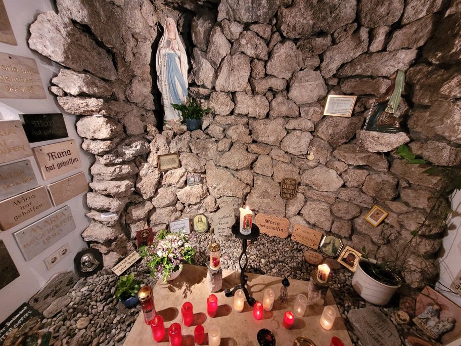 Einblick in die Wallfahrtskirche Maria Baumgärtle.