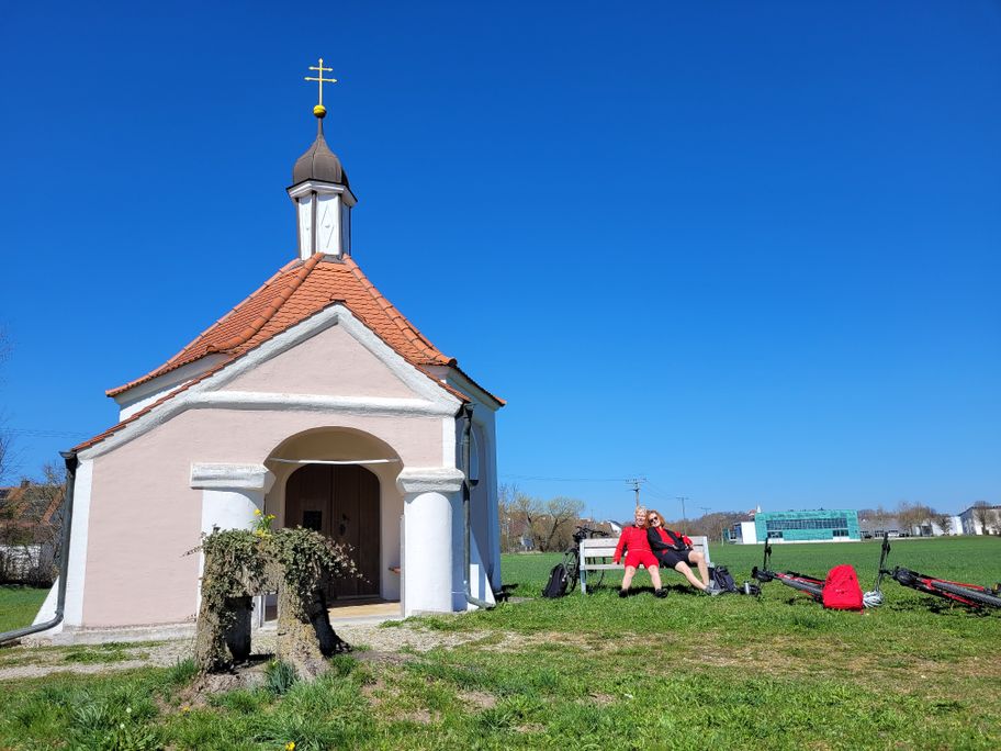 Blumenfeldkapelle südwestlich Balzhausen.jpg