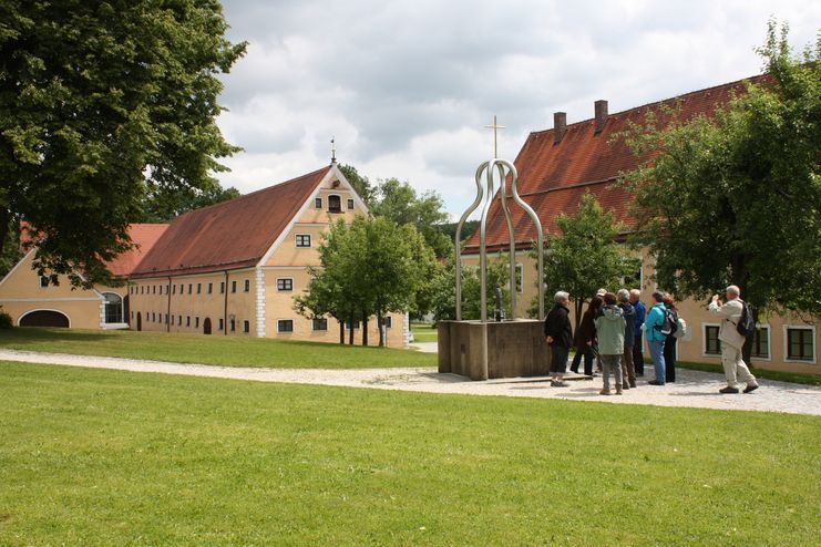 Sonntagsführungen auf dem Kloster- und Museumsgelände Oberschönenfeld