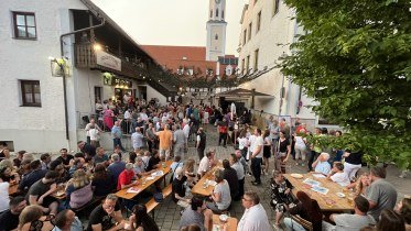 Wir feiern heut ein Fest © Schlossfest 2_Zusmarshausen_Markt Zusmarshausen.jpg