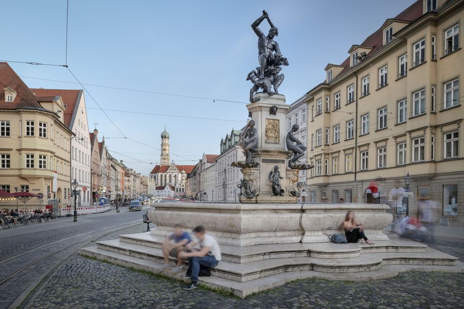 k-UNESCO Welterbe Herkulesbrunnen-r Regio Augsburg Tourismus GmbH Foto Guenther Bayerl.jpg